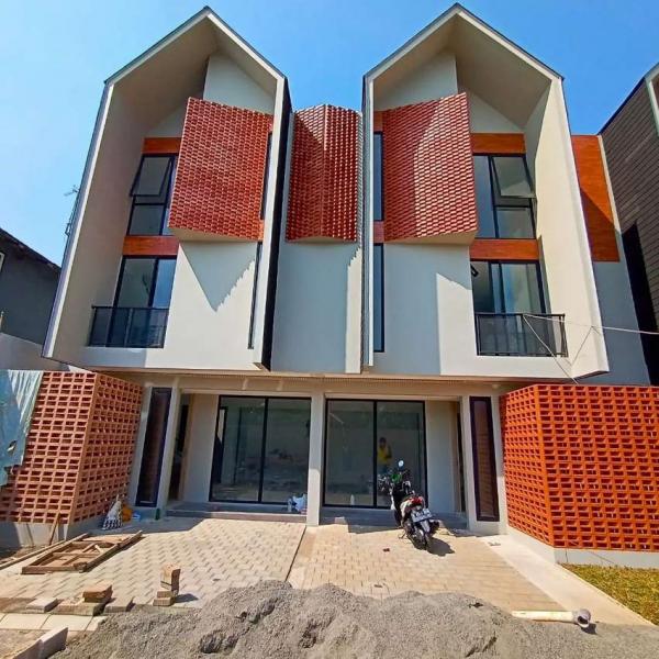 Rumah 3 Lantai Bergaya Modern & Termurah di Tangerang Selatan